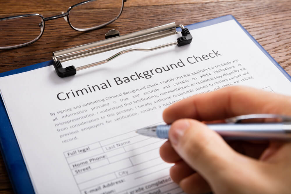 will a dismissed charge appear on a background check