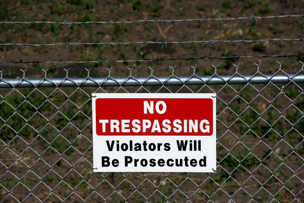 who can issue a criminal trespass warning in texas